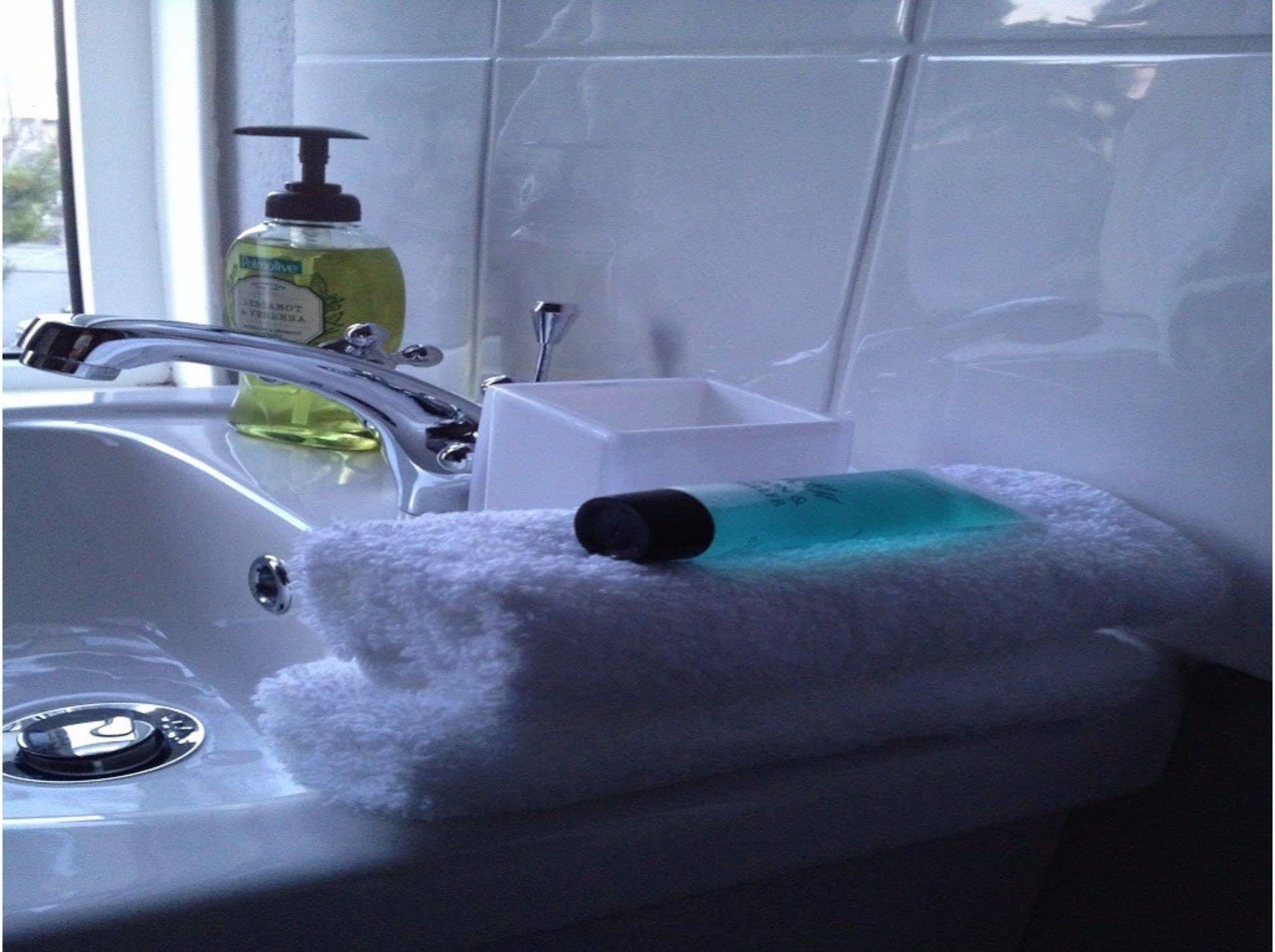 Sarnia Guest House (Adults Only) Weston-super-Mare Bagian luar foto